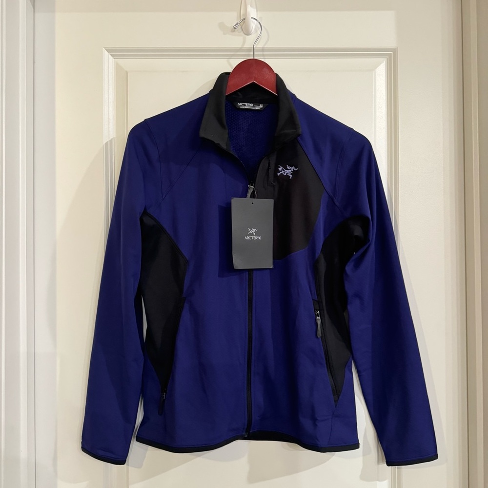 Arc’teryx Delta Jacket in Soulsonic Black
